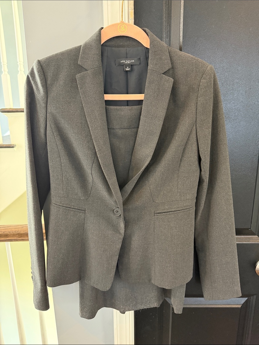 Ann Taylor Charcoal Gray Women's Tailored Single-Button Blazer AND Skirt Suit